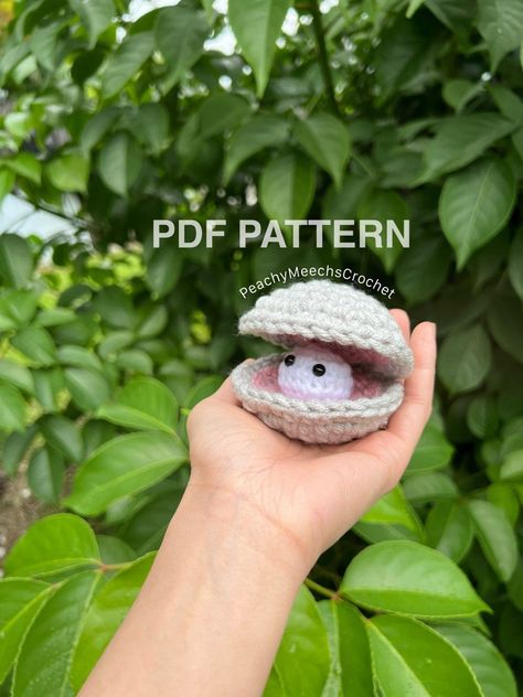 PATTERN. Crochet Oyster Pattern. Crochet Clam Pattern. Digital - Etsy Canada.#KnitToys #KnitDolls #HandmadeToys #DIYToys #KnitCrafts #ToyKnitting #DollKnitting #KnitLove #KnitFun #KnitInspiration Crochet Oyster, Crochet Clam, Alexa + Core + Aesthetic, Oyster Ornament, Oyster Pearl, Crochet Motifs, Needle Art, Knitted Toys, Crochet Jewelry