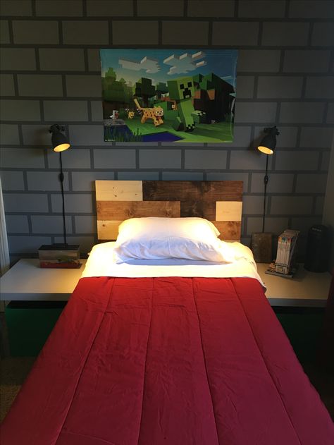 Minecraft Room Ideas In Real Life, Minecraft Bedroom Ideas Real Life, Minecraft Bed Set Up, Master Bedrooms Minecraft, Minecraft Bedroom Decor In Game, Minecraft Room Decor In Real Life, Minecraft Bedrooms, Minecraft Bedroom Ideas, Minecraft Room Decor