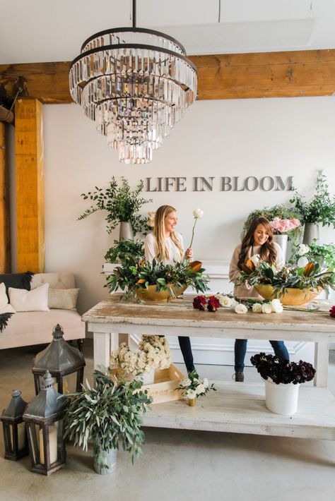 Flower Shop Interiors Design Florists, Florist Studio Workspace, Florist Shop Interior, Happy Hobbies, Flower Shop Interiors, Juice Bars, Florist Studio, Flower Shop Decor, Flower Shop Design