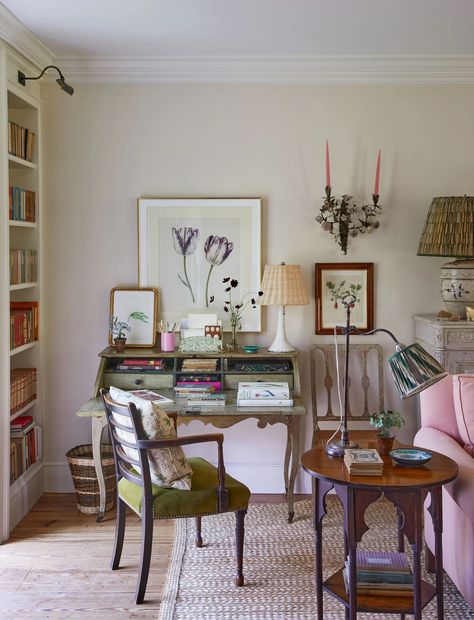 Rita Konig's design for Deborah Needleman's upstate home | House & Garden Rita Konig Interiors, New York Cottage, Cheap Ottomans, Dining Room Library, Rita Konig, Robert Kime, Domino Magazine, Old Fireplace, Nina Campbell