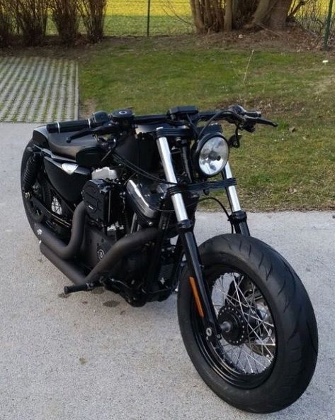 Nightster 1200, Harley Davidson Kunst, Harley Davidson Bobber, Harley-davidson Sportster, Dyna Super Glide Sport, Harley Davidson Crafts, Harley Davidson Dyna Super Glide, Harley Davidson Merchandise, Harley Davidson Signs