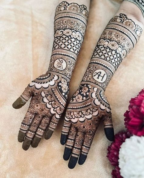 Bridal Name Mehndi Designs, Name Mehendi Designs For Hands, Bridal Mehndi Designs With Names, Full Hand Henna, Engagement Mehendi, Cone Designs, Wedding Henna Designs, Engagement Mehndi, Henna Drawings