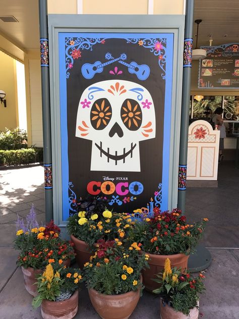 Coco Decorations - Dia De Los Muretos Coco Movie Decorations, Coco Themed Halloween Decorations, Coco Halloween Decorations, Coco Decorations, Coco Poster, Halloween Door Decorations Classroom, Halloween Classroom Door, Coco Birthday, Coco Party