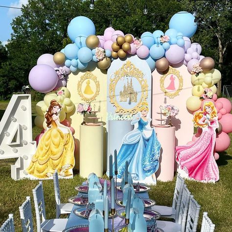 Princess Theme Birthday Party Centerpieces, Disney Princess Pastel Colors Party, Disney Princess Backdrop, Princess Themed Birthday Party, Cinderella Birthday Invitation, Princess Centerpieces, Disney Princess Theme, Princess Balloons, Cinderella Birthday Party