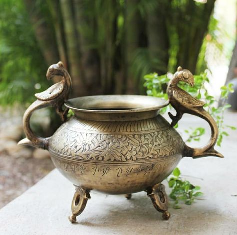 theindianweave on Instagram: "Vintage brass pot with exquisite floral engraving handcrafted by artisans from the South of India and adorned with majestic peacock handles…" Floral Engraving, Beauty And Grace, Brass Pot, Morning Images, The South, Vintage Brass, Handles, Statue, Sculpture