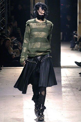 The complete Junya Watanabe Fall 2006 Ready-to-Wear fashion show now on Vogue Runway. Beat Generation, Archive Fashion, Junya Watanabe, Mode Inspo, Japanese Fashion, Punk Fashion, Runway Fashion, Fashion Inspo Outfits, Dress To Impress