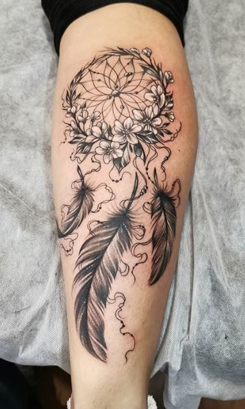 Dreamcatcher Tattoo Thigh, Girls Tattoo Ideas, Trilogy Poster, Captain America And Thor, Atrapasueños Tattoo, Back Of Leg Tattoos, Dream Catcher Tattoo Design, Catrina Tattoo, Goddess Dressing