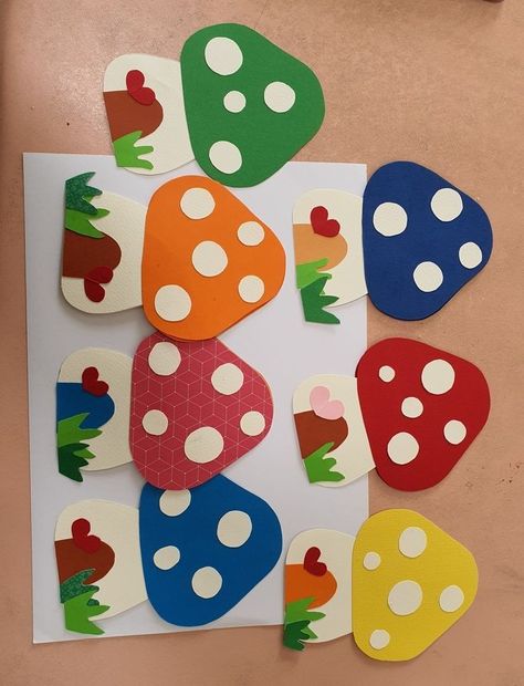 Preschool Mushroom Crafts, Mushroom Art Preschool, Fall Mobile Craft For Kids, Mushroom Preschool Craft, Mushroom Crafts Preschool, Mushroom Art And Craft, Mushroom Kids Craft, Mushroom Craft Ideas, Mushroom Paper Craft