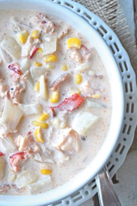 LOBSTER AND CORN CHOWDER Serve it with a giant hunk of bread for dipping and pretend you’re in the Hamptons…with Ina…and Jeffrey. Ina Garten's 13 Best Summer Recipes of All Time via @PureWow Lobster Corn Chowder Recipe, Lobster Corn Chowder, Lobster Chowder, Barefoot Contessa Recipes, Grilled Corn Salad, Corn Chowder Recipe, Lobster Recipes, Pretty Life, Summer Eating