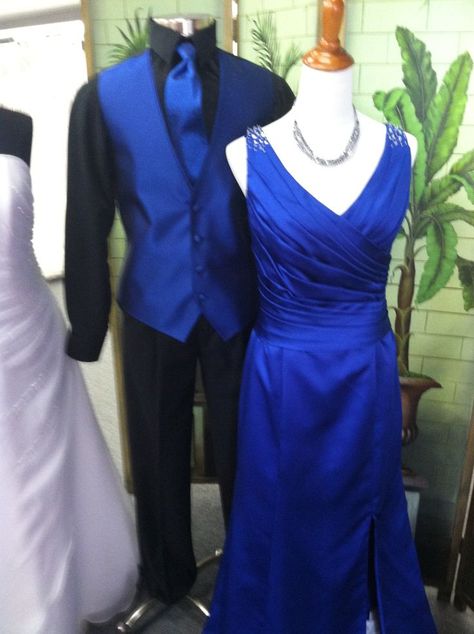 royal blue tuxedo for wedding man of honor | ... or informal dress by DaVinci with royal blue and black tuxedo Royal Blue Tux, White Mermaid Dress, Chambelanes Outfits, Blue Wedding Dress Royal, Royal Blue Tie, Royal Blue Bridesmaids, Royal Blue Wedding Theme, Blue Tux, Blue Quince