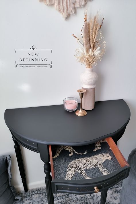 Half Moon Table Decor Ideas, Gold Make Up, Half Moon Table, Half Moon Console Table, Diy Furniture Flip, Moon Table, Hand Painted Table, Refinishing Furniture Diy, Furniture Flip