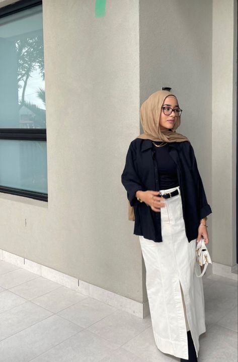 Summer Hijab Outfits Skirts, Hijab Fashion Inspiration Summer 2024, Long Linen Skirt Outfit, Summer Modest Outfits Muslim, Summer Hijabi, Hijabi Summer Outfits, Hijabi Fashion Summer, Hijabi Summer, Modest Outfits Muslim