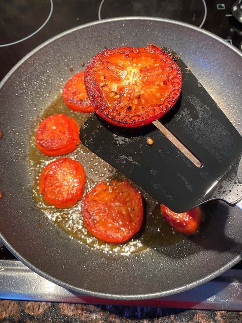 How To Fry Tomatoes, Single Stem Tomatoes, Fried Ripe Tomatoes, Pan Seared Tomatoes, Black Tomatoes Recipes, Pan Fried Tomatoes, Fried Tomatoes And Eggs, Tomatoes For Breakfast, Fried Tomatoes Red