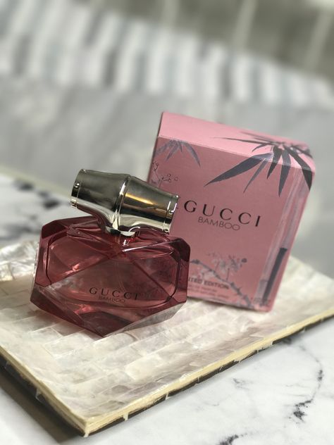 Gucci Bamboo Limited Edition Fragrance Packaging Gucci Bamboo Perfume, Profumo Victoria Secret, Gucci Perfume, Expensive Perfume, Fragrance Packaging, Perfume Bottle Design, Perfume Organization, Fragrances Perfume Woman, Perfume Floral