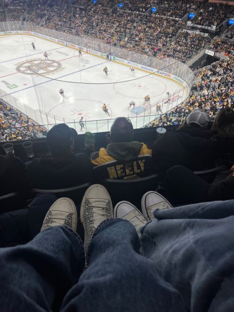 Watching a NHL game Hockey Friends Aesthetic, Hockey Asthetic Picture, Hockey Dad Aesthetic, Hockey Family Aesthetic, Watching Hockey Aesthetic, Nhl Wag Aesthetic, Hockey Bf Aesthetic, Hockey Game Pictures, Bruins Aesthetic