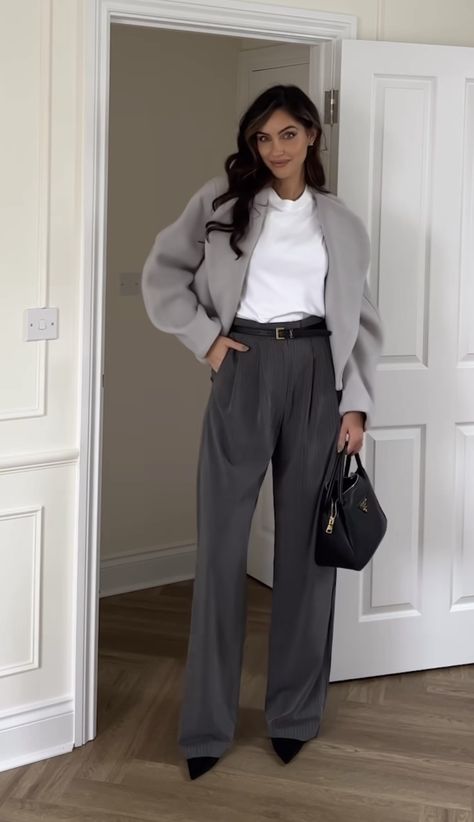 Grey Trousers Winter Outfit, Grey Tailored Trousers Outfit, Grey Wide Pants Outfit, Grey Tailored Pants Outfit, Grey Trousers Outfit, Slacks Outfit, Grey Pants Outfit, Formal Pants Women, Smart Casual Women Outfits