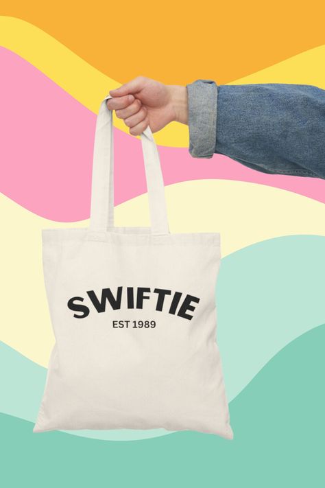 Taylor Swift Tote Bag, 1989 Taylor Swift, Bag Painting, Taylor Swift Birthday, Bags Diy, Painted Tote, Taylor Swift 1989, Diy Tote Bag, 12th Birthday