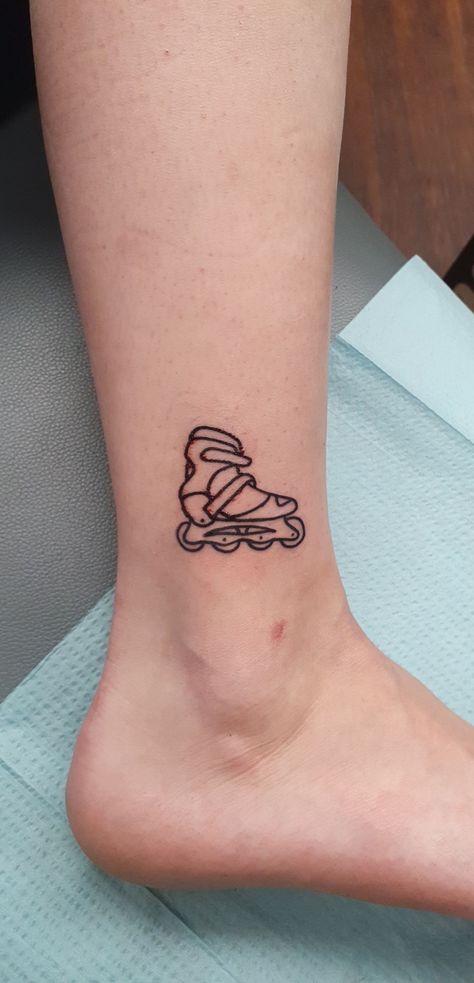 Rollerblade tattoo on the ankle Rollerblades Tattoo, Rollerblade Tattoo, Roller Skates Tattoo, Skates Tattoo, Skate Tattoo Ideas, Rollerskate Tattoo, Roller Skate Tattoo, Skate Group, Skating Tattoo