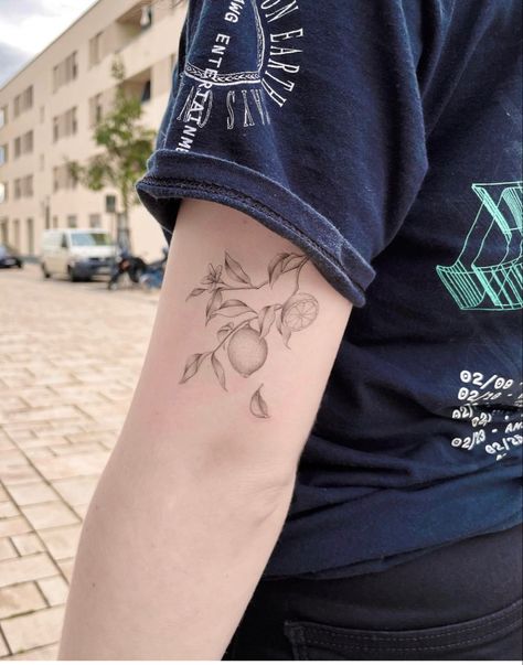 Tattoos For Women Inner Bicep, Line Tattoos Flower, Tattoos Fine Line, Peach Tattoo, Apple Tattoo, Fruit Tattoo, Food Tattoos, Tree Tattoo Designs, Bicep Tattoo