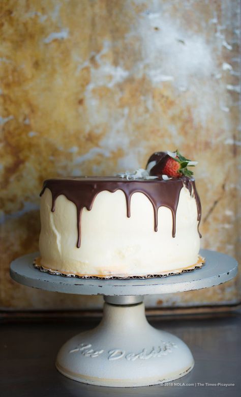 How to make Whole Foods' Berry Chantilly Cake at home: See recipe, steps, tips and more | Where NOLA Eats | nola.com Whole Foods Cake, White Almond Cakes, Berry Chantilly Cake, Chantilly Cake, Cake At Home, Lace Cake, Make Simple Syrup, Mascarpone Cream, Tall Cakes