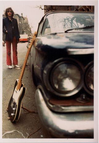 guitar + car + you = <3 Syd Barrett, I'm With The Band, Photography Inspo, Classic Rock, Pink Floyd, Music Stuff, Rock N, Favorite Person, Rock Music