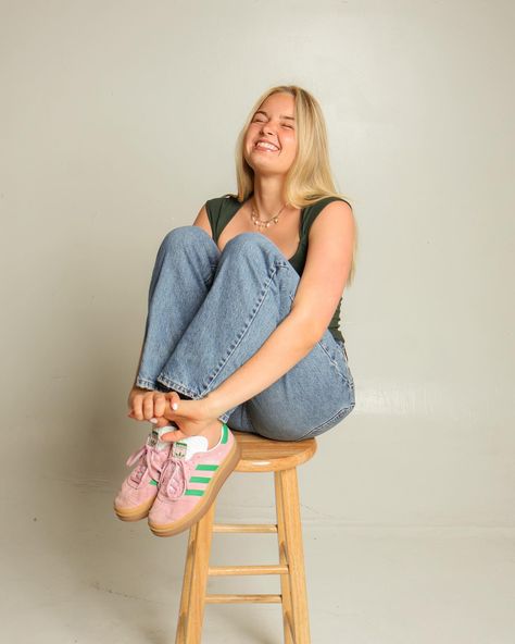 🧸💌 studio fun! Meredith Good, Yearbook Photoshoot, Insta Photo Ideas, Photography Inspo, Picture Poses, Senior Portraits, Senior Pictures, Personal Branding, Spring Summer Fashion