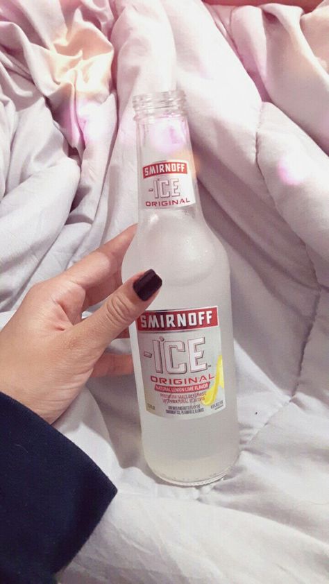 Smirnoff Ice Aesthetic, Smirnoff Ice Original, Ice Aesthetic, Pretty Alcoholic Drinks, Smirnoff Ice, Vodka Bottle, Lemonade, Gin, Alcoholic Drinks