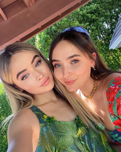 SHANNON CARPENTER on Instagram: “Pop some Veuve, my not so lil baby is finally 21 🍾 Love you B ❤️” Sabrina Carpenter Sister, Celebrity Look Alike, Mexican Girl, Girl Meets World, Lil Baby, American Singers, Sabrina Carpenter, Gossip Girl, American Actress