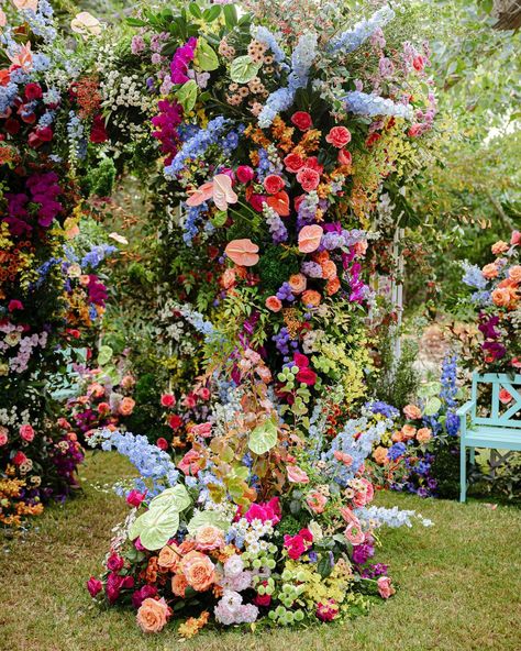 / Are we dreaming? ✨🌷 Well, we decided to try something new, something that could make us feel like Alice in Wonderland. This time we collaborated with some of the most talented Florist in WA and let me tell you, it was the most amazing time ever, taking us to explore the streets of Subiaco at #subiblooms 2024! The most breathtaking collection of floral installations! I couldn’t be more thankful for this time and being able to collaborate and create amazing memories through my camera with ... Floral Installations, Try Something New, The Streets, Alice In Wonderland, Something New, Feel Like, Florist, Wedding Photographers, Let Me