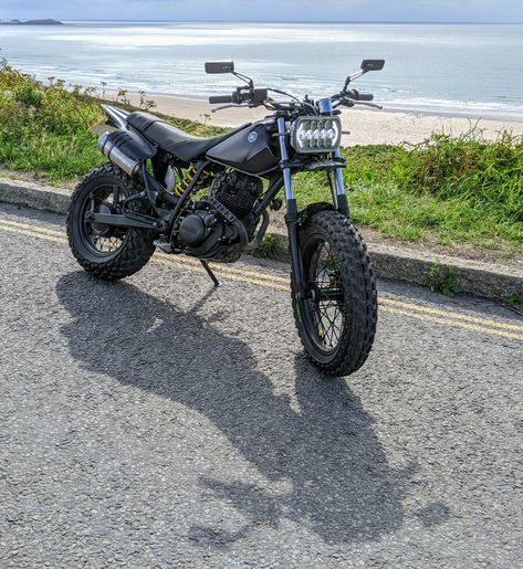 Yamaha Tw 125, Motos Scrambler, Tw 125, Custom Scrambler, Yamaha Tw200, 40th Birthday Presents, Moto Scrambler, Motos Yamaha, Sepeda Motor