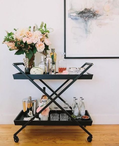 15 Sexy Bar Carts We Are Coveting Big Time Bar Cart Ideas, Bar Deco, Gold Bar Cart, Bar In Casa, Farmhouse Side Table, Bar Cart Styling, Cart Ideas, Drinks Trolley, Built In Bar