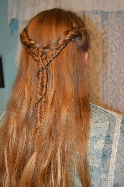 Whatsoever Things Are Lovely: Medieval Elf Braid Wrapped Braid / / Hair Tutorial Elf Hairstyles, Medieval Elf, Elven Hairstyles, Elf Hair, Beach Waves Hair Tutorial, Celtic Hair, Medieval Hairstyles, Braided Hair Tutorial, Viking Hair