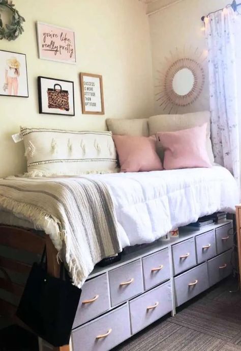 Dorm Room Mamas | Facebook Dorm Closet Organization Ideas, Dorm Underbed Storage, Dorm Storage Ideas, Dorm Room Storage Ideas, Dorm Closet Organization, Dorm Room Organization Storage, Dorm Room Closet, Dorm Room Themes, Bed Closet