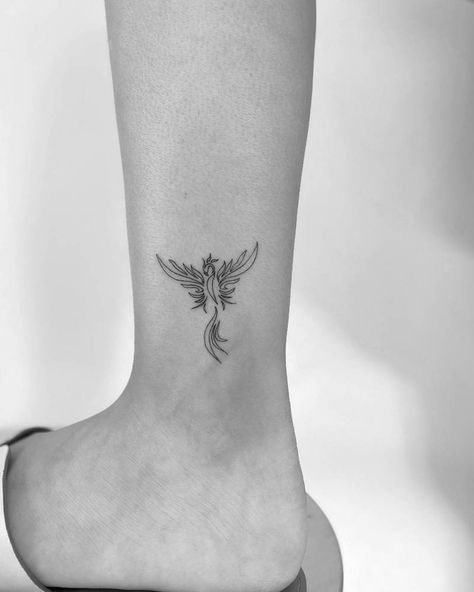 Tatoos Woman Powerful, Cute Pheonix Tattoo, Phoenix With Fire Tattoo, Minimal Phoenix Tattoo Design, Tiny Phoenix Tattoos For Women, Simple Phoenix Tattoo, Tato Phoenix, Fenix Tattoo, Phoenix Tattoo Feminine