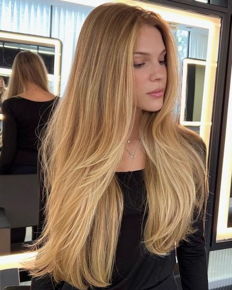 Best Summer Hair Color, Hair Color Ideas With Blonde, Caramel Blonde Hair, Warm Blonde Hair, Summer Hair Color Ideas, Growing Out Hair, Honey Blond, Honey Hair Color, Golden Blonde Hair