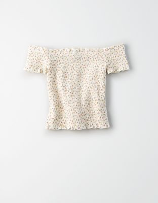 AE Off-The-Shoulder Smocked T-Shirt by American Eagle Outfitters | Go ahead, show some shoulder.Go ahead, show some shoulder. Shop the AE Off-The-Shoulder Smocked T-Shirt and check out more at AE.com. Crop Tops Graphic, Crochet Tube Top, Shirts Crop Tops, American Eagle Outfits, Shirts Crop, Oversized Tees, American Eagle Shirts, Tops Graphic, Free Jeans