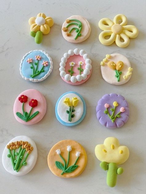 Mini Air Clay Ideas, Diy Clay Magnet Ideas, Polymer Clay Kawaii Tutorial, Garden Cookies, Clay Idea, Easy Clay Sculptures, Crea Fimo, Magnet Ideas, Pastel Cupcakes