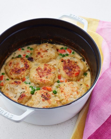 Recipe: Dutch Oven Chicken Pot Pie — Recipes from The Kitchn Easy Oven Recipes, Dutch Oven Chicken, Best Dutch Oven, One Pot Dinners, Dutch Oven Cooking, Dutch Oven Recipes, Oven Chicken, Pot Pies Recipes, Chicken Pot Pie Recipes