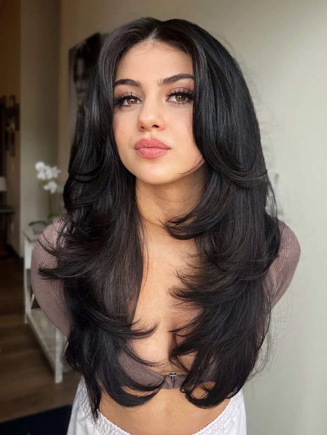 Layered Haircuts For Medium Hair Black, Long Hair Lots Of Layers, Long Black Hair With Layers, Long Layers With Face Framing Pieces, Front Layers, Hair Cuts With Layers, Haircuts For Long Hair With Layers, Butterfly Cut, Hair Inspiration Long