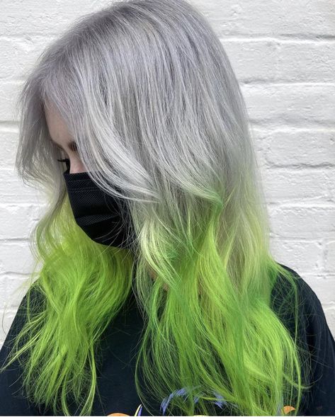 Blonde To Green Hair, White And Green Hair, Bleach Blonde Bob, Two Color Hair, Fantasy Hair Color, Green Hair Dye, Blonde Hair With Bangs, Download Hair, Hair Color Crazy