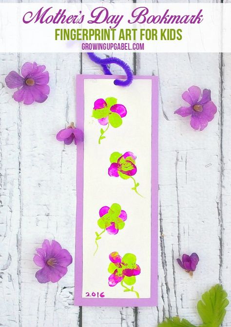 Gather the kids to make a DIY Mother's Day craft for mom with just paper and paint! Fingerprint Bookmark, Fingerprint Art Kids, Craft For Mom, Diy Mother's Day Crafts, Diy Mother's Day, Mother's Day Craft, Fingerprint Art, Bookmark Craft, Bookmarks Kids