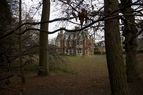 Abandoned Mansion on top of a hill. Overgrown Mansion, Rundown Mansion, Anglo Gothic, Abandon Mansions, Inside Abandoned Mansions, Abandoned Manor, Locked Door, Abandoned Gothic Mansion, Abandoned Celebrity Mansions