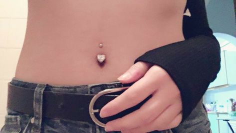 Navel Piercing Heart, Navel Piercing Aesthetic, Belly Button Piercing Cute, Bellybutton Piercings, Belly Button Piercing Jewelry, Belly Piercing Jewelry, Belly Button Jewelry, Cool Piercings, Cute Ear Piercings