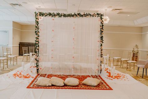 traditional Islamic nikkah ceremony setup with a partition in the middle. Nikkah Divider, Nikkah Curtain, Holud Decoration, Nikkah Partition, Nikah Decoration, Engagement Backdrops, Nikkah Decor, Nikkah Ceremony, Nikah Decor