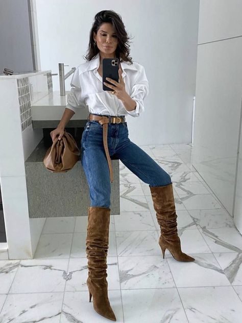 Buisness Casual Women Outfits Chic, Buisness Casual Women, Spring Business Casual Outfits, Western Boots Outfit, Paris Vogue, Date Night Outfit Ideas, Trendy Date Night Outfit, Night Outfit Ideas, Spring Business Casual