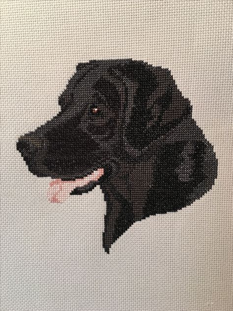 Black Labrador Cross Stitch Patterns, Apron Pattern Free, Cricut Templates, Black Labs Dogs, Apron Pattern, Easy Perler Beads Ideas, Crochet Shawl Pattern Free, Lab Dogs, Brick Stitch Pattern