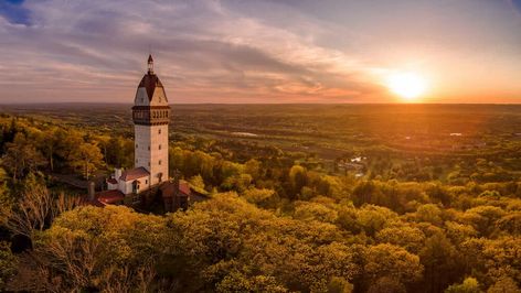 Top 15 of the most beautiful places to visit in Connecticut | Boutique Travel Blog Rc Hobbies, Spy Gadgets, Dji Phantom, Best Places To Live, Get Outdoors, Enjoy Nature, Beautiful Places To Visit, Most Beautiful Places, New Yorker