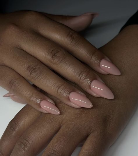 Rustic Pink Nails, Almond Nails Nude Color, Almond Nude Acrylic Nails, Spray Nails, Almond Nude Nails, Pink Nude Nails, Nude Almond Nails, Nude Manicure, Kutek Disney