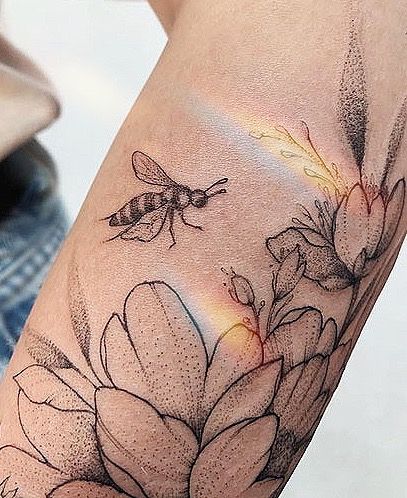 Bumble Bee Tattoo, Flower Tat, Garden Tattoos, Bouquet Tattoo, Flower Sleeve, Pumpkin Flower, Botanical Tattoo, Bee Garden, Bee Tattoo