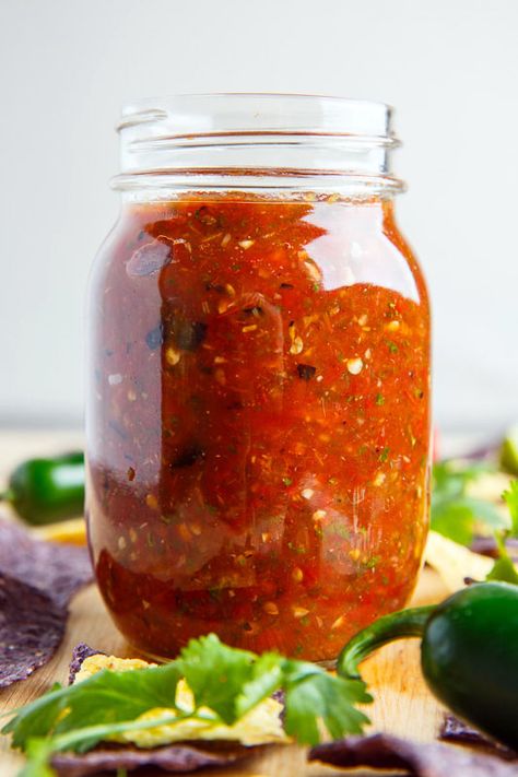 Salsa Ranchera Rancheros Sauce, Ranchero Sauce, Salsa Ranchera, Roasted Tomato Salsa, Southwestern Recipes, Closet Cooking, Vegetarian Bbq, Healthy Christmas Recipes, Salsa Sauce